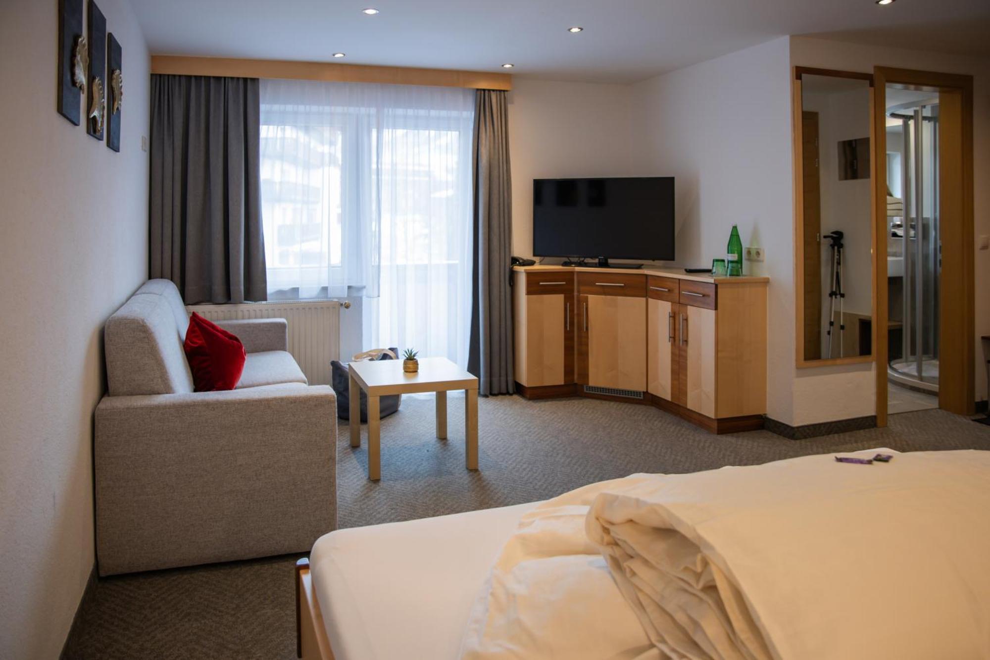 Hotel & Garni Koehle Inklusive Super Sommer Card 2025 Serfaus